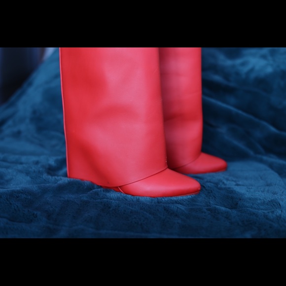 GIVENCHY RED LEATHER BOOTS - Picture 5 of 16